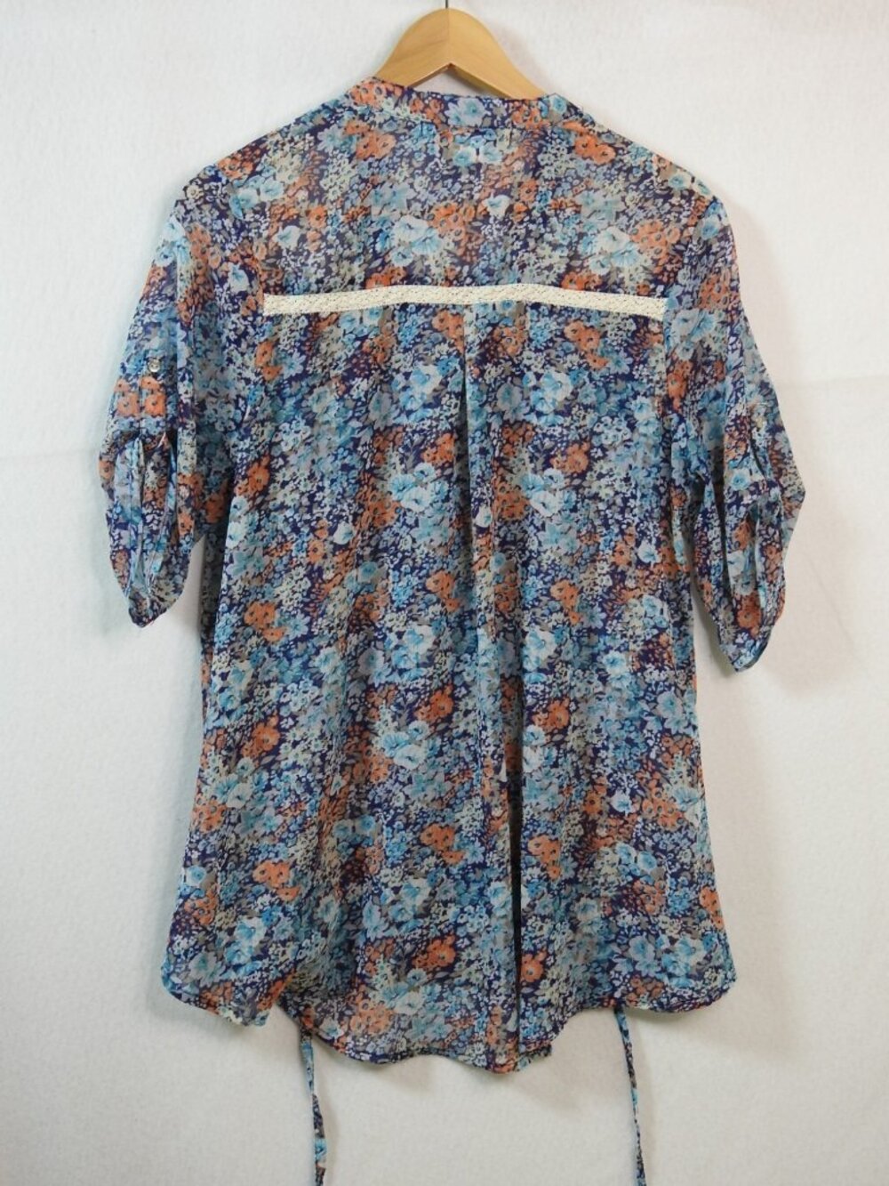 American Rag Cie Entypo Blue Floral Boho Peasant Top Lace Trim Medium - Picture 3 of 9